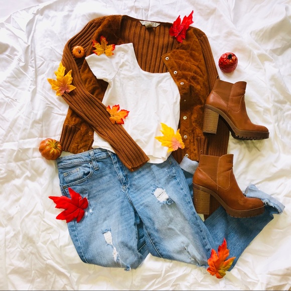 Brandy Melville Tops - 🍁Fall Mystery Box Bundle! 🍂